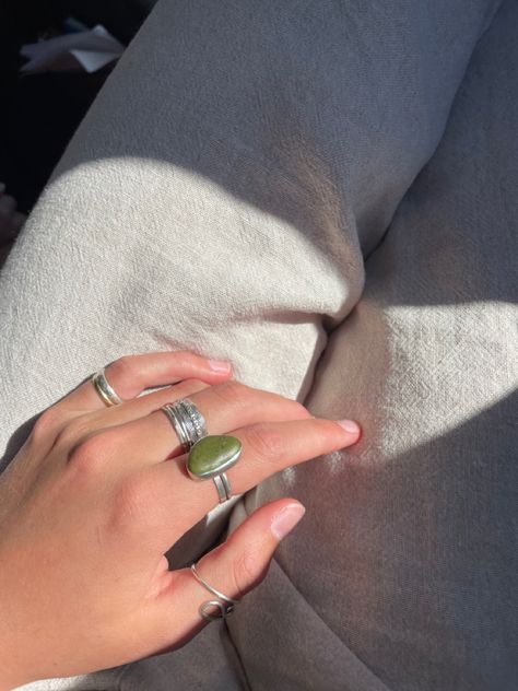 Hand Of Rings Aesthetic, Hand Full Of Rings Silver, Good And Silver Jewelry Together, How To Style Rings On Both Hands, Gem Studio Rings, Silver Chunky Jewellery, Ring Inspo Jewelry Silver, Chunky Rings Aesthetic, Skater Rings