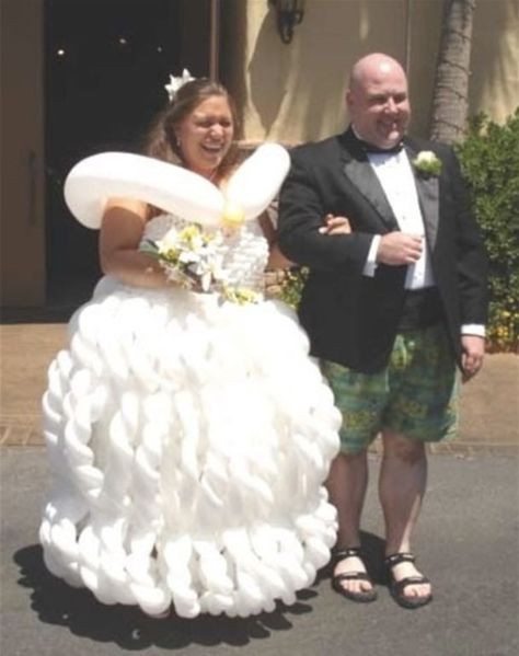 Wedding Dress Fails, Weird Wedding Dress, Las Vegas Wedding Dresses, Ugly Wedding Dress, Tacky Wedding, Vegas Wedding Dress, Worst Wedding Dress, Wedding Fail, Wedding Guest Outfits