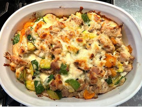 Creamy Chicken Zucchini Casserole Recipe: Quick & Easy Comfort Food | Casseroles | 30Seconds Food Chicken And Zucchini Recipes, Chicken And Zucchini Casserole, Baked Chicken And Zucchini, Food Casseroles, Cauliflower Cakes, Zucchini Chicken, Chicken And Zucchini, Chicken Zucchini Casserole, 30seconds Food