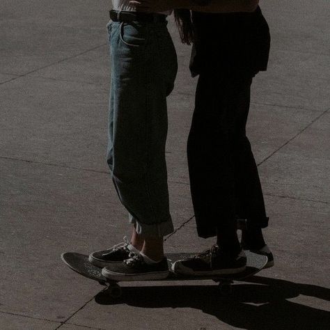 Grunge Couple, Skater Aesthetic, Fotografi Vintage, Burton Snowboards, Mia 3, Skateboard Art, Kitesurfing, Jairzinho, Teenage Dream