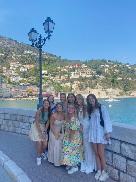 European Summer With Friends Aesthetic, French Exchange Student Aesthetic, Living Abroad Aesthetic, Instagram Pictures Poses, Europe Study Abroad, To Do Aesthetic, Study Abroad Florence, France Study, Study Abroad Aesthetic