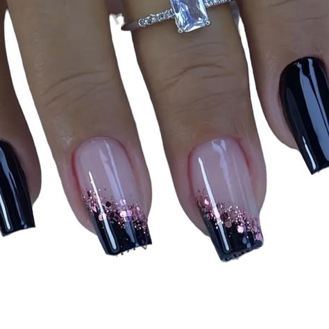 Turn Heads With Our Stunning Bold Square Medium-Length Press-On Nails In A Captivating Black And Glittery Maroon Magenta Pattern. This Set Includes 24 Nails Designed For Effortless Application With Glue Tabs. For Your Convenience, We Are Also Including A Bonus Bottle Of High-Quality Nail Glue. Elevate Your Style With These Eye-Catching Nails Today! Black Color Nail Designs, Glitter French Manicure, Nail Painting, Long Lasting Nail Polish, Airbrush Nails, French Manicure Nails, Diva Nails, Nails Today, Short Square Nails