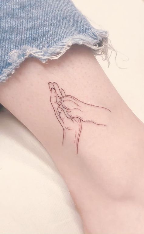 Cat Tattoo Ideas, Pawprint Tattoo, Petit Tattoo, Small Pretty Tattoos, Small Hand Tattoos, Cute Tattoos For Women, Line Art Tattoos, Discreet Tattoos, Subtle Tattoos