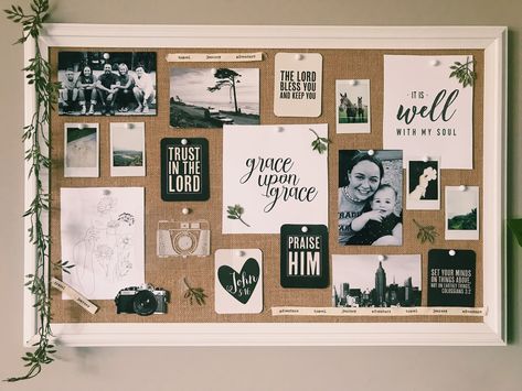 Bulletin board ideas Pushpin Board Ideas, Bedroom Bulletin Board Ideas, Bulletin Board Bedroom, Bedroom Bulletin Board, Aesthetic Bulletin Board, Bulletin Board Ideas For Bedroom, Corkboard Decor, Cork Board Ideas For Bedroom, Ideas For A Bedroom