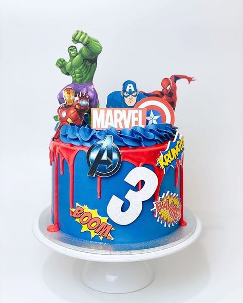 Marvel Birthday Cake, 4de Verjaardag, Salted Caramel Buttercream, Avengers Cake, Spiderman Birthday Cake, Marvel Birthday Party, Hulk Birthday, Avengers Theme, Marvel Cake