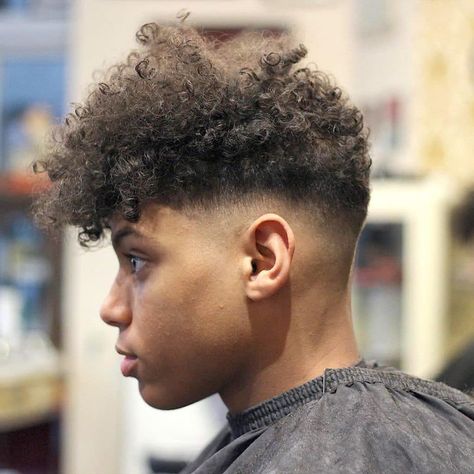 Curly High Top Fade, Long Natural Curls, Best Fade Haircuts, Men's Curly Hairstyles, Straightening Curly Hair, Curly Hair Fade, Curly Haircut, Low Fade Haircut, Trendy Mens Haircuts