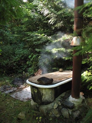 Diy Hot Tub, Outdoor Bathtub, Outdoor Bathroom Design, Outdoor Tub, Outdoor Baths, Hot Tubs Saunas, Outdoor Bath, Outdoor Living Design, Who Asked