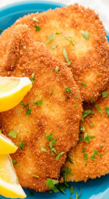 Jaegerschnitzel Recipe, German Pork Schnitzel, Tenderloin Recipes Crockpot, Pork Schnitzel Recipe, Breaded Pork Tenderloin, Schnitzel Recipe, Baked Pork Tenderloin, Chicken Filet, Schnitzel Recipes