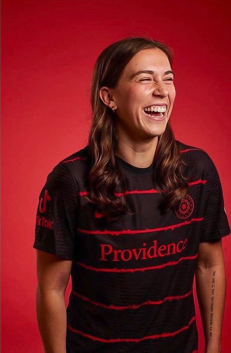 Portland Thorns, Womens Football, Portland, Mens Graphic, Soccer, Football, Mens Graphic Tshirt, Sports, Mens Tshirts