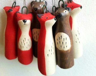 Polar Bear Ornaments, Ceramic Christmas Decorations, Fox Ornaments, Pottery Ornaments, Animal Ornaments, White Christmas Ornaments, Diy Air Dry Clay, Pottery Animals, Fox Decor