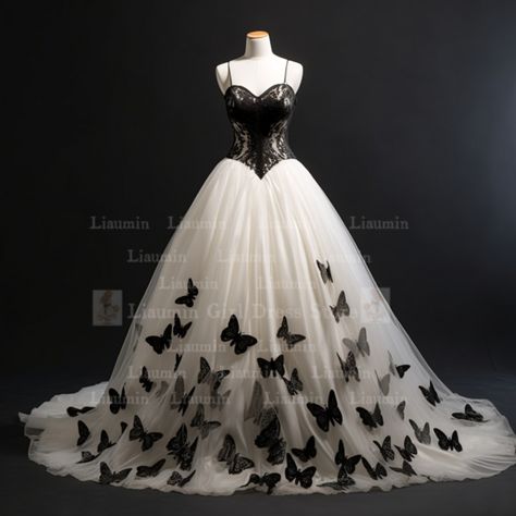 Gothic Wedding Dress Black And White, White And Black Wedding Dress, Black And White Wedding Dresses, Black White Wedding Dress, Black Wedding Dress Gothic, Wedding Day Dresses, Forest Theme Wedding, Gothic Bride, Lace Applique Wedding Dress