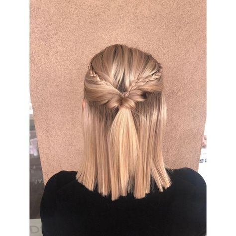 Short Updo, Guest Hair, Vlasové Trendy, Updo Styles, Feel Stuck, Hairdos For Short Hair, A Ponytail, Short Straight Hair, Peinados Fáciles Para Cabello Corto