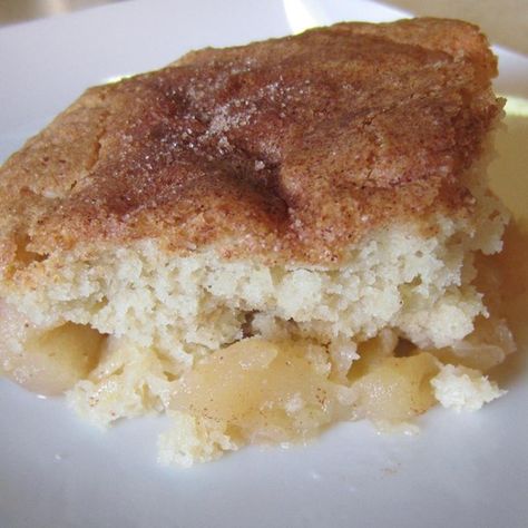 Apple Dumpling Cake Recipe, Dumpling Cake, Apple Cinnamon White Cake, Apple Dumpling, White Cake Recipe, Apple Dumplings, Cooked Apples, Apple Desserts, Sweet Cakes