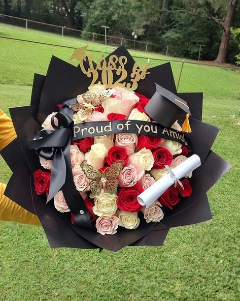 Flower Bouquets For Graduation, Graduation Flowers For Men, Graduation Ramos For Guys, Graduation Eternal Flower Bouquet, College Graduation Flowers Bouquet, Senior Night Flowers Bouquets, Bouquet Of Flowers Graduation, Graduation Roses Bouquet, Graduation Ramos