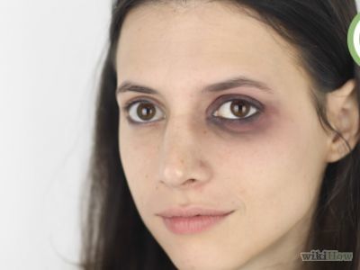 How to Do Black Eye Makeup -- via wikiHow.com How To Do A Fake Black Eye Makeup, Boxer Makeup, Black Eye Makeup, Black Eyeliner Pencil, White Eyeshadow, Eye Makeup Looks, Eye Makeup Styles, Black Eyeshadow, Colorful Eye Makeup