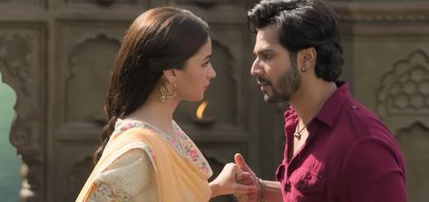 Kalank, bollwyood romantic couple, Alia Bhatt and Varun Dhawan First Boyfriend, Varun Dhawan, Indian Aesthetic, Bollywood Songs, Saree Look, Alia Bhatt, I Found You, Film Aesthetic, Couple Aesthetic