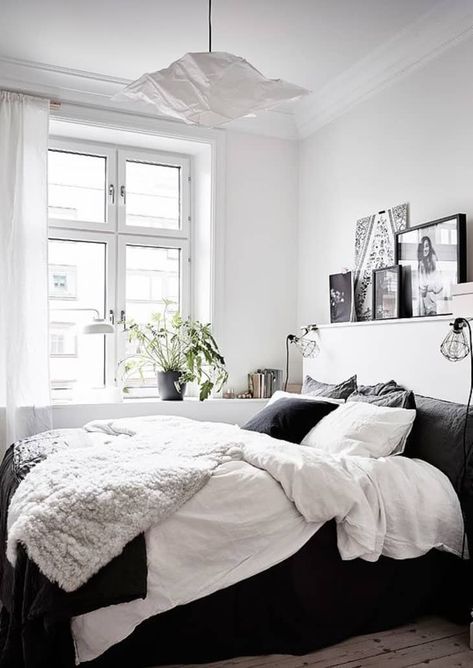 Cozy Small Bedrooms, Small Bedroom Designs, Bedroom Space, Minimalist Room, Trendy Bedroom, White Bedroom, Minimalist Bedroom, My New Room, Small Apartments