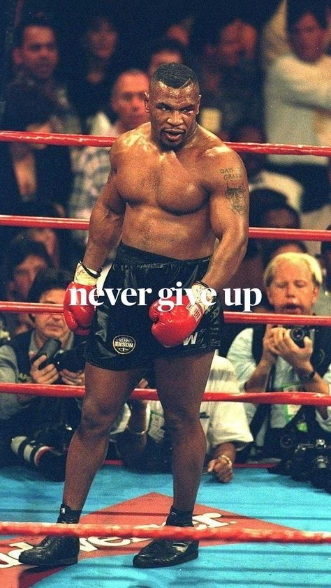 Mike Tyson Boxing, Gym Motivation Wallpaper, Boxing Images, Kyokushin Karate, Muhammed Ali, Body Tutorial, Boxing Posters, Boxing History, Staying Focused