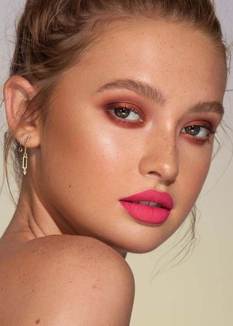 Make Up Yeux, Magenta Lipstick, Pink Lipstick Makeup, Bright Pink Lipsticks, Pink Lips Makeup, Hot Pink Lipsticks, Bright Lipstick, Beautiful Lipstick, Women Lipstick