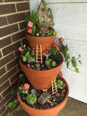 Tiny Backyard, Taman Diy, Fairy Garden Pots, Indoor Fairy Gardens, Tanaman Indoor, Tanaman Pot, Jardim Diy, Simple Garden, Flower Tower