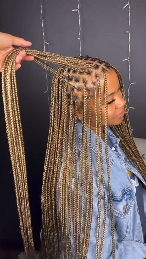 Small Knotless Braids, Braiding Hair Colors, Small Knotless, Blonde Box Braids, Braided Hairstyles For Black Women Cornrows, African Hair Braiding Styles, Blonde Braids, Box Braids Hairstyles For Black Women, Braids Hairstyles Pictures