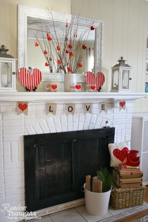 Simple Love Mantel by Random Thoughts. 25 Best Valentine's Day home decor ideas via A Blissful Nest. Diy Valentinstag, Saint Valentin Diy, Valentines Bricolage, Valentines Party Decor, Diy Valentine's Day Decorations, Diy Valentines Decorations, Valentine's Day Quotes, My Funny Valentine, Christmas Mantels