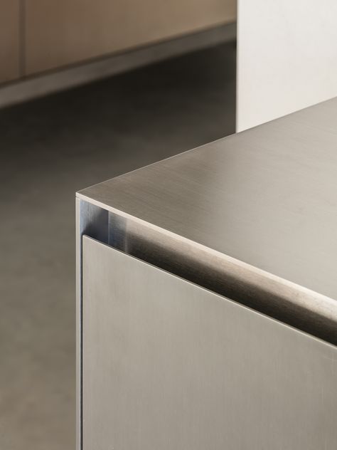 Stainless Steel Benchtop, Brushed Steel Kitchen, Steel Kitchen Cabinets, Kitchen Drawing, Barn Kitchen, Steel Bench, Stainless Kitchen, Joinery Details, Chrome Kitchen