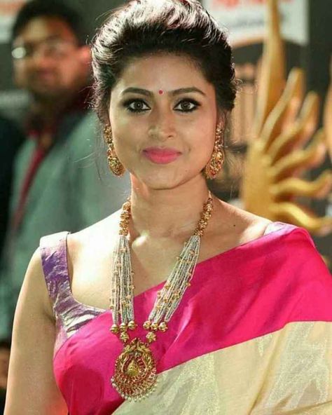 Sneha Prasanna Wiki, Age, Biography, Movies, web series, and Beautiful Photos Sneha Saree, Sneha Actress, Indian Bridal Sarees, Makeup Guide, Blouse Design Models, Traditional Jewelry, Beautiful Saree, Indian Beauty Saree, India Beauty