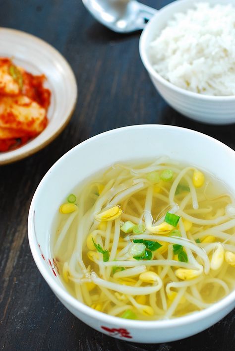 Kongnamul Guk, Dried Anchovies, Bean Sprout Soup, Healthy Nutritious Breakfast, Soybean Sprouts, Sprout Soup, Soup Korean, Korean Bapsang, Koreansk Mad