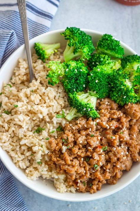 These Sweet and Spicy Ground Turkey & Broccoli Bowls are a fantastic and perfect meal for a simple, healthy, delicious and stress-free dinner. If you’re like me and you love a deliciously crafted bowl dish, then you’re going to love these sweet & spicy ground turkey & broccoli bowls. They’re simple, delicious, healthy and come […] Sesame Ground Turkey Bowls, Ground Turkey Veggie Bowl, Sweet Chili Ground Turkey, Ground Turkey And Rice Bowl, Easy Few Ingredient Meals Healthy, Ground Turkey Rice And Broccoli, Sweet And Sour Ground Turkey, Ground Beef And Lettuce Recipes, Ground Turkey Scramble