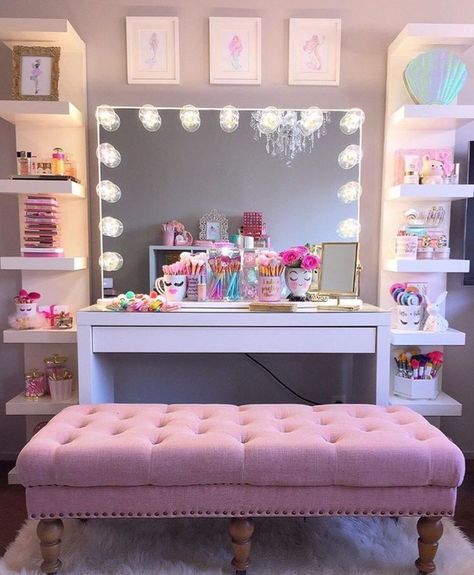 pink makeup room Teen Room Designs, Makeup Room Decor, تصميم للمنزل العصري, Vanity Room, Hiasan Bilik, Glam Room, Bilik Tidur, Girl Bedroom Designs, Makeup Rooms