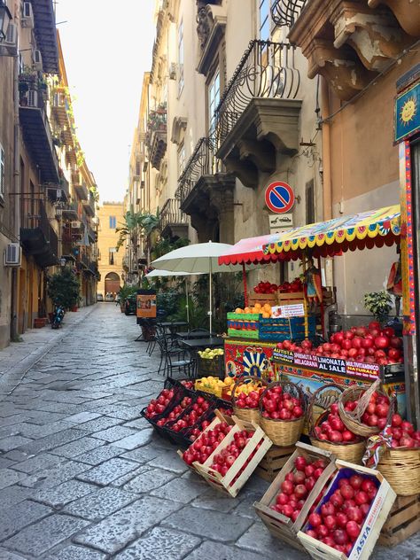 Summer Abroad, Fruit Market, Palermo Sicily, Italian Life, Living In Italy, Art Deco Buildings, Italy Aesthetic, Europe Summer, Italian Summer