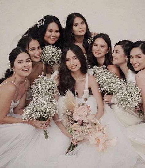 COSA DESIGN & STYLING on Instagram: “Flower bouquets for @martine and her lovely bridesmaids #martineisaho @alilavillasuluwatu photo by @mangored_studios” Bridal Entourage, Wedding Entourage, Bouquet Dress, Wedding Motifs, White Bridesmaid, Boho Beach Wedding, Bridesmaid Colors, Wedding Bridal Party, Baby's Breath