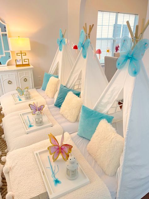 Sleepover Party Foods, Adult Tea Party, Sleepover Tents, Birthday Sleepover Ideas, Glamping Birthday, Kids Party Inspiration, Slumber Party Birthday, Kids Sleepover, Sleepover Birthday