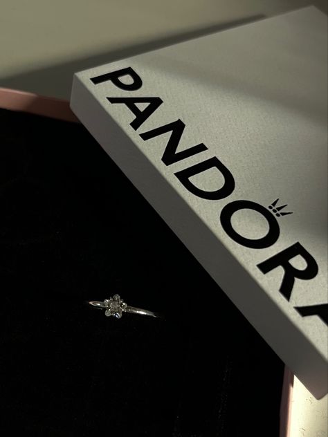 Promise Rings Pandora Simple, Pandora Promise Rings, Promise Rings Pandora, Body Jewelry Diy, Cute Promise Rings, Pandora Bracelet Designs, Pandora Ring, Indian Jewellery Design Earrings, Pandora Rings