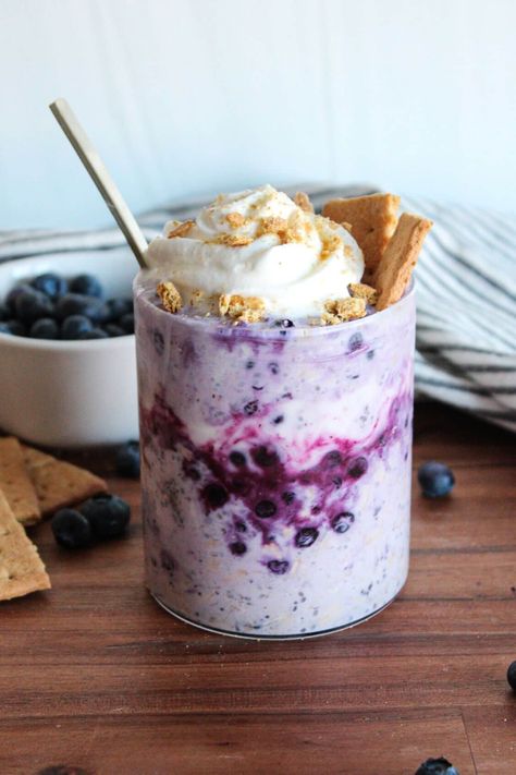 Blueberry Cheesecake Overnight Oats Blueberry Cheesecake Overnight Oats, Overnight Oats High Protein, Cheesecake Overnight Oats, High Protein High Fiber, High Fiber Breakfast, Protein Overnight Oats, Overnight Oats Recipe Healthy, Overnight Oats Recipe, Blueberry Cheesecake