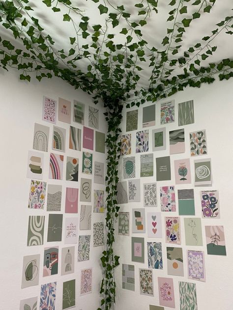 Leaf Aesthetic Room, Leaf Dorm Decor, Leaf Garland Bedroom, Leaf Room Aesthetic, Fake Leaf Wall Decor, Fake Leaves Wall Decor Bedroom Aesthetic, Fake Flowers Decor Bedroom, Fake Leaves Decor, Leave Decorations