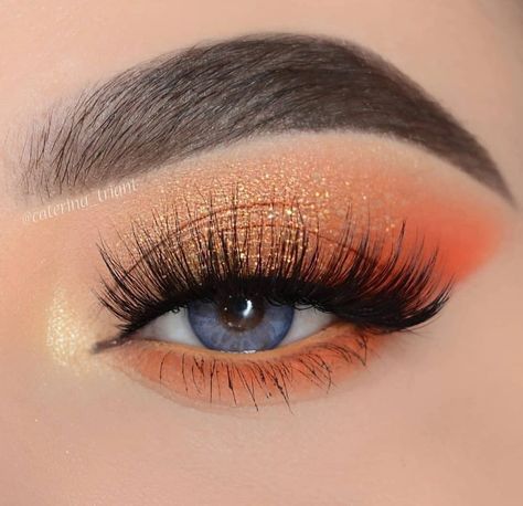 Peach Glam Makeup, Peach Coral Makeup Look, Orange Hoco Makeup, Thanksgiving Makeup Ideas Simple, Coral Eye Makeup, Peach Makeup Look, Orange Eyeshadow Looks, Ideas Maquillaje, Orange Eye Makeup