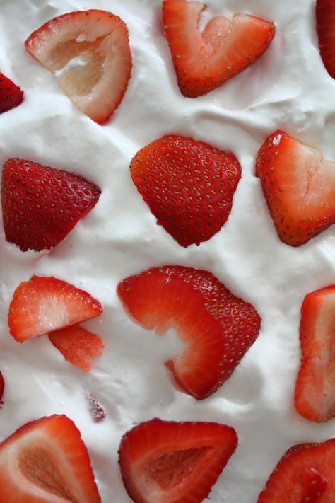 Strawberry Cream Aesthetic, Berries And Whipped Cream, Strawberries And Cream Aesthetic, Whipped Cream Aesthetic, Strawberry And Whipped Cream, Strawberries And Whipped Cream, Happy Ice, Strawberry Aesthetic, Blue Birthday Cakes