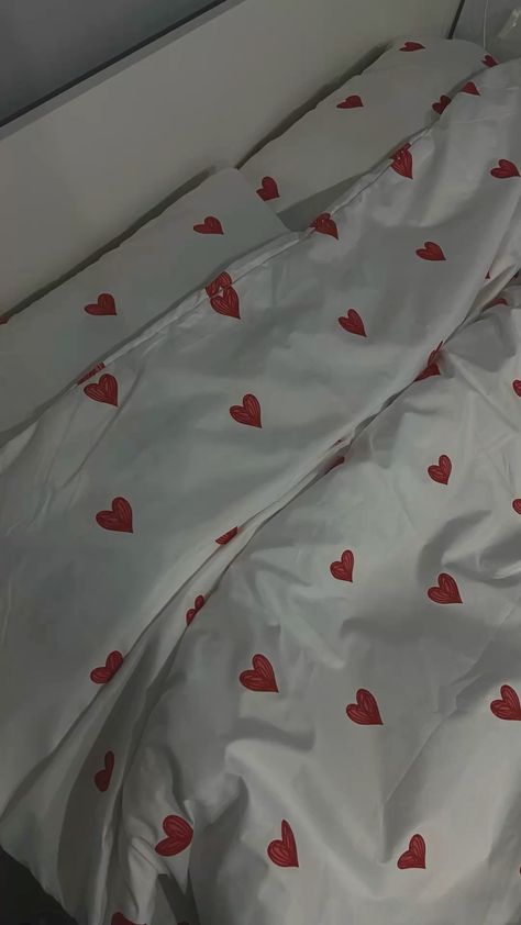 #bedsheet #bedding #design #heart #linens #love #pink #rosefamily #textile #дизайн #любовь #постельноебелье #розовый #сердце #текстиль Pink Heart Crafts, Bedding Design, Diy Valentine's Cards, Fabric Heart, Heart Crafts, Comforter Sets, Linen Bedding, Valentines, Pink