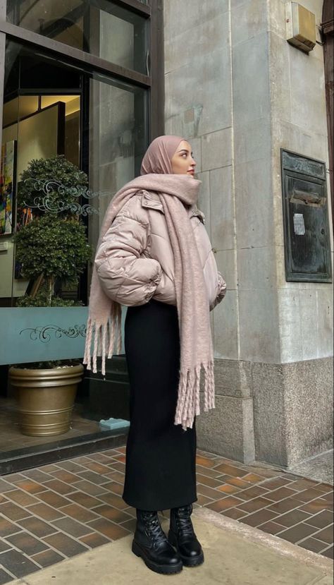 Winter Outfits For Hijabi Women, Hijabi Boots Outfit, Hijabi Winter Outfits Long Skirts, Winter Outfit Hijab Style, Winter Outfits For Hijab, Outfit Skirt Hijab, Winter Outfits Hijab Style, Hijab Fashion Inspiration Winter, Hijabi Fall Outfits