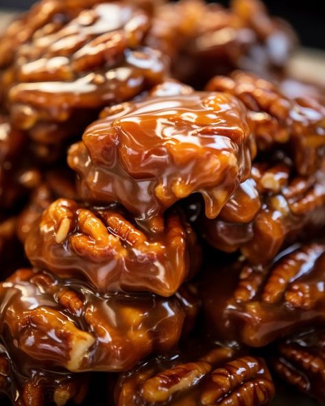 My Southern friend swears by this dish and calls them "The South's Best" Louisiana Pralines Recipe, Pralines Recipe, Southern Praline, Praline Recipe, Easy Candy Recipes, Fudge Recipes Easy, Pecan Pralines, Candy Recipes Homemade, Christmas Candy Recipes