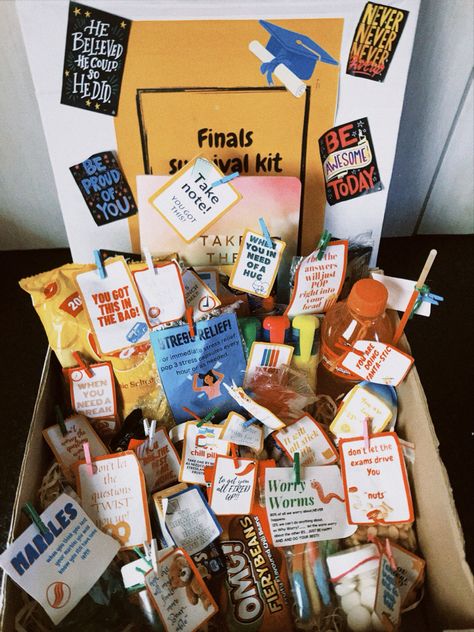 #examcare #finals #survivalkit #examcarepackage #snacks #gift #aesthetic #candy #puns #present #teens Study Package Gift, Study Snacks Aesthetic, Exam Snacks, Exam Survival Kit, Candy Puns, Aesthetic Candy, College Survival Kit, Exams Gift, Study Snacks