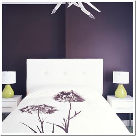 Purple Bedroom Ideas For Teens, Purple Accent Wall, Bedroom Purple, Bedroom Color Combination, Purple Bedrooms, Purple Bedroom, Current Design Trends, Purple Wall, Purple Rooms