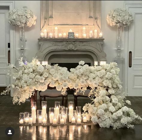 Sweetheart Table With Chandelier, Wedding Reception White Flowers, Wedding Head Table Ideas Elegant, Sweetheart Table Candles On Floor, Wedding Head Table Ideas Simple, White Theme Wedding Decor, Sweetheart Table Wedding Elegant, White Sweetheart Table, Wedding Sweetheart Table Ideas