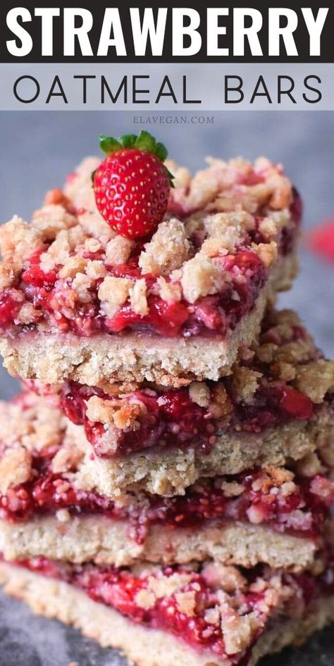 Pioneer Woman Strawberry Oatmeal Bars, Strawberry Oatmeal Bars Easy, Leftover Strawberry Recipes, Fresh Strawberry Recipes Easy, Ongebakte Koekies, Simple Strawberry Dessert, Strawberry Granola Bars, Strawberry Squares, Strawberry Oat Bars