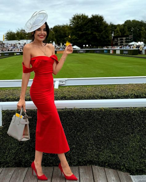 Day 2 at the Goodwood races has been nothing short of spectacular! 🌟 And guess what? My first-ever bet on horse number 10 won! 🎉🏇 The excitement of seeing my horse cross the finish line first was truly unforgettable. It was such a thrill to experience a win on my debut bet! Today, I went for a classic yet striking look with a red dress and a chic cream hat, perfectly capturing the essence of race day elegance. ❤️👒 The energy and style here are absolutely infectious. Can’t wait to see what th... Day At The Races Outfit, Horse Race Outfit Dresses, The Races Outfit, Ladies Day At The Races Outfit, Horse Race Outfit, Cream Hat, Race Outfit, Race Day Outfits, Races Style