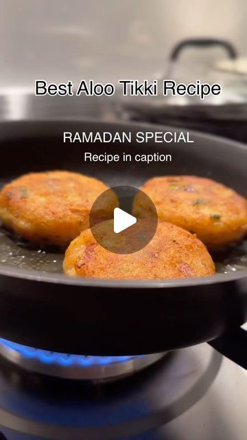 Tikki Recipes, Bun Kabab, Aloo Tikki Chaat, Tikki Chaat, Aloo Tikki Recipe, Paratha Roll, Ramadan Special Recipes, Boil Potatoes, Aloo Tikki