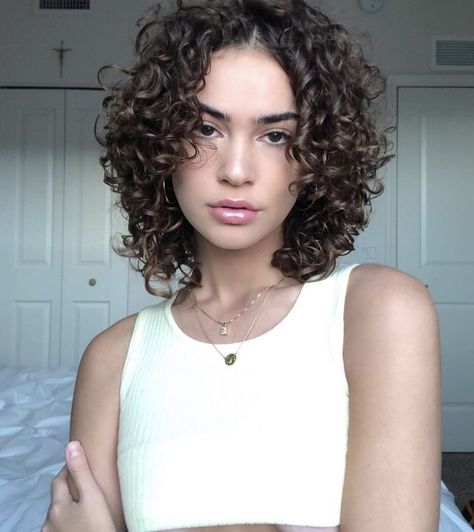 3a Curly Hair, Natural Curly Hair Cuts, Curly Hair Short, Layered Curly Hair, Curly Hair Photos, Short Curly Haircuts, Short Curls, Beautiful Curly Hair, Haircuts For Curly Hair