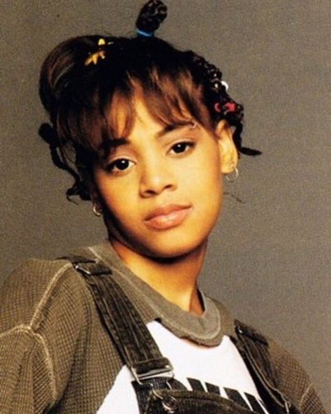 Tlc Left Eye, Tlc Aesthetic, Lisa Lopes, Tlc Group, Hip Hop Background, Lisa Nicole, Lisa Left Eye, 90s Makeup Look, Glow In Dark Party